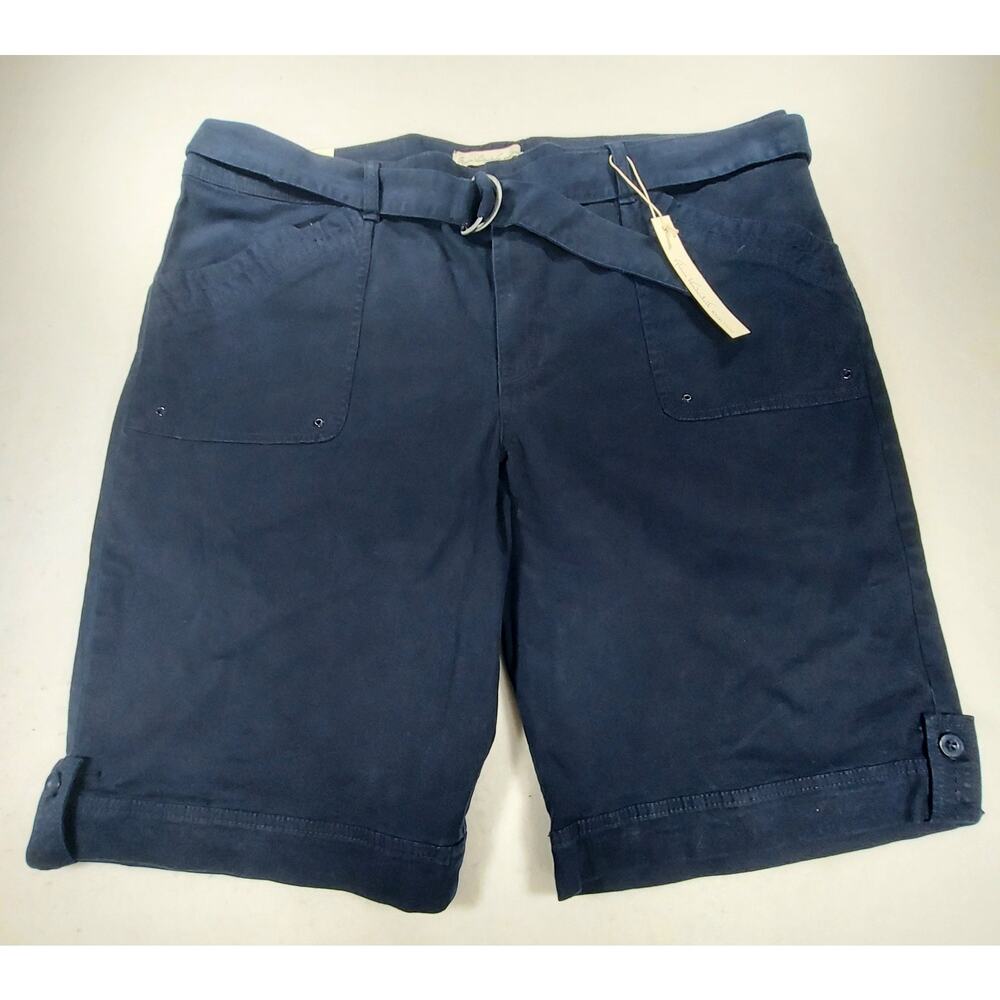 Women’s Size 18 NWT Gloria Vanderbilt Navy Sierra Shorts Slightly Below Waist
